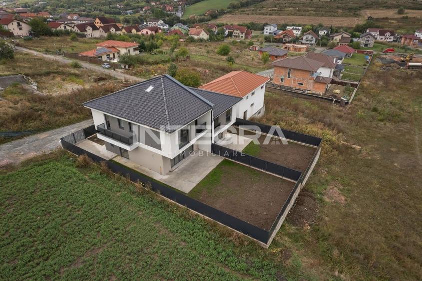 Casă individuală cu 6 camere cu Canalizare în Chinteni