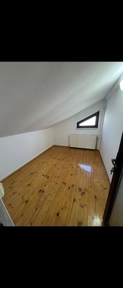 Casă cu 8 camere cu Teren 500 Mp în Central