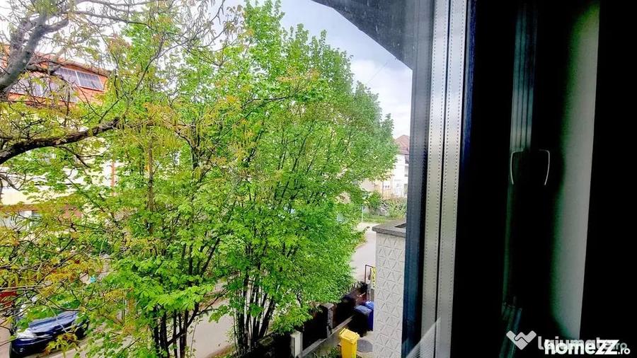 Casă cu 7 camere cu Teren 460 Mp în Traian