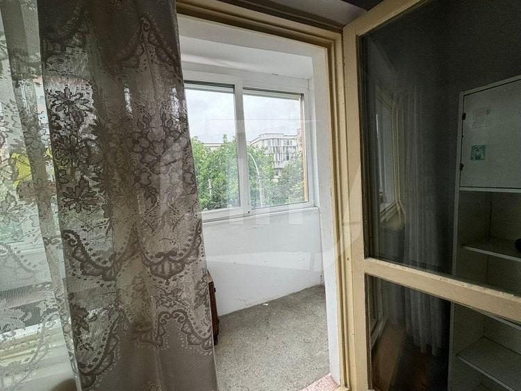 Apartament cu 3 camere decomandat, mobilat în Central