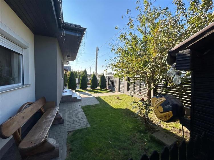 Casă cu 3 camere cu Canalizare în Moara