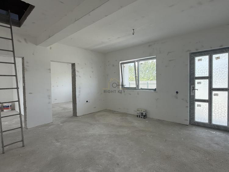 Casă individuală cu 4 camere cu Teren 340 Mp în Joița