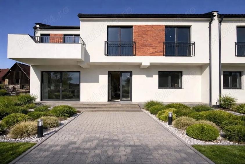Casă cu 4 camere cu Teren 250 Mp în Central