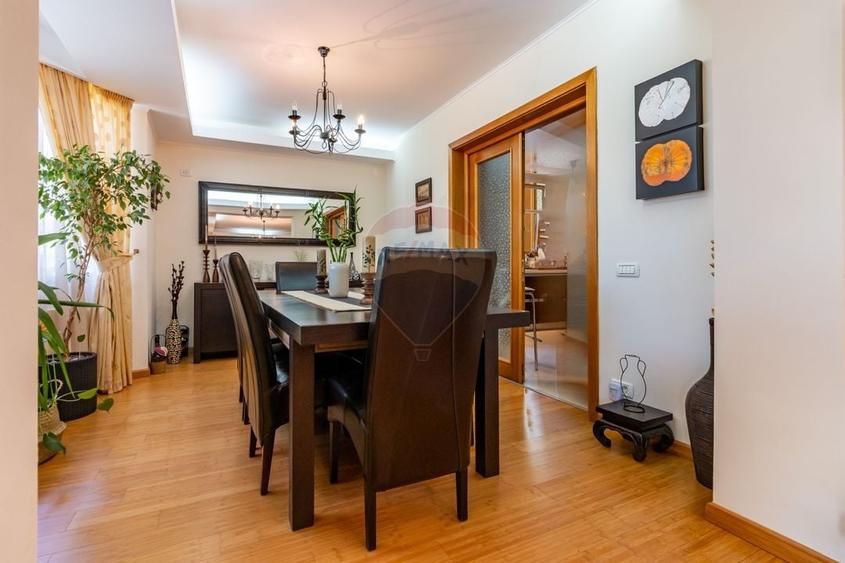 Casă individuală cu 5 camere cu Teren 378 Mp în Corbeanca