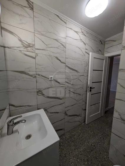 Apartament cu 3 camere semidecomandat în Nord
