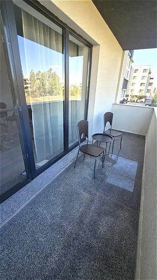 Apartament cu 3 camere semidecomandat, mobilat în Pipera