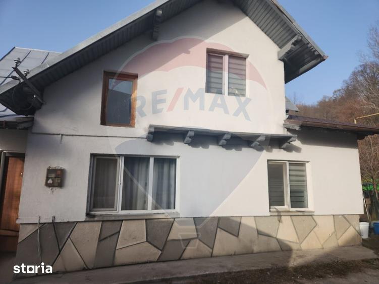 Casă cu 5 camere cu Teren 435 Mp în Cantacuzino