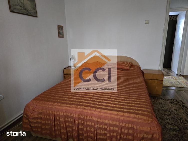 Apartament cu 3 camere decomandat în Răcăciuni