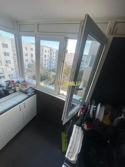Apartament cu 4 camere decomandat, mobilat în Crângași