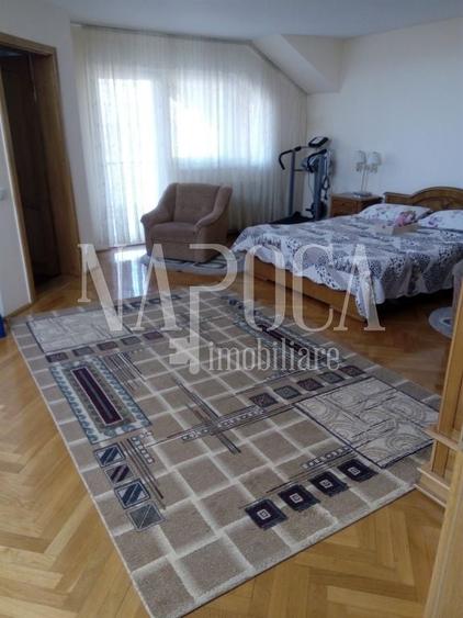 Casă individuală cu 6 camere cu Canalizare în Florești