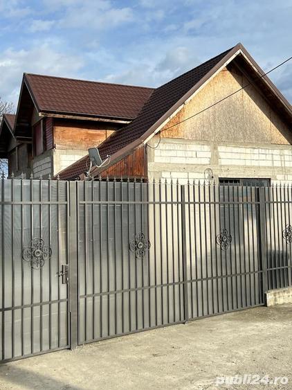 Casă cu 5 camere cu Teren 1073 Mp în Poienarii Burchii
