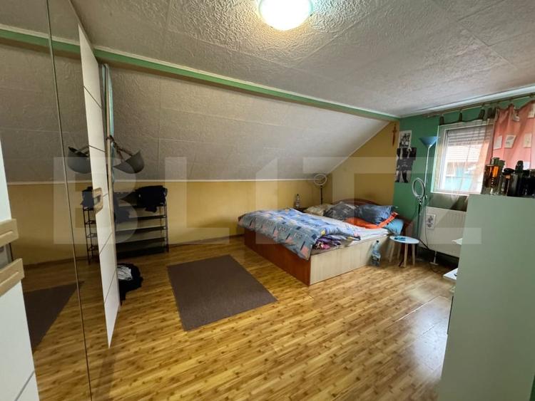 Casă individuală cu 5 camere cu Canalizare în Hunedoara