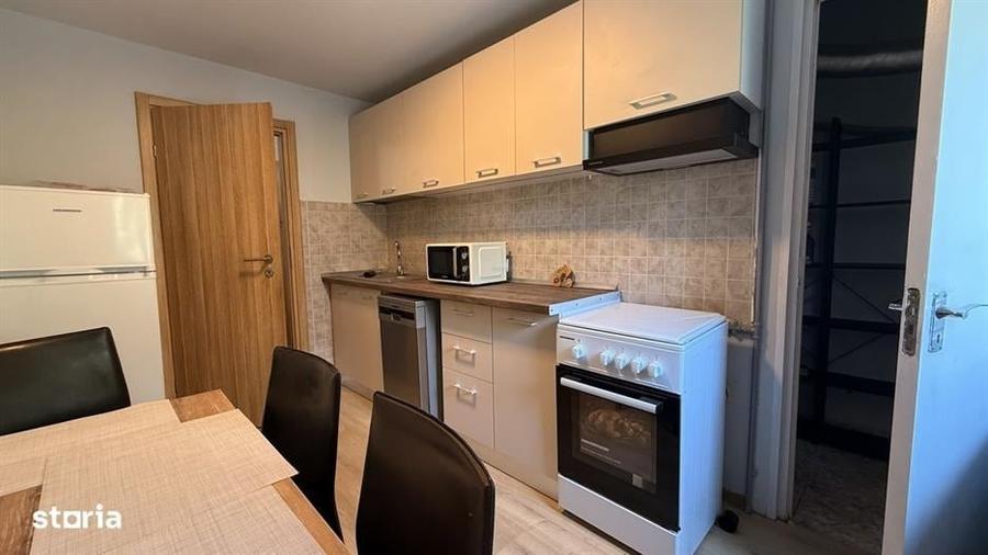 Apartament cu 3 camere semidecomandat în Aviației