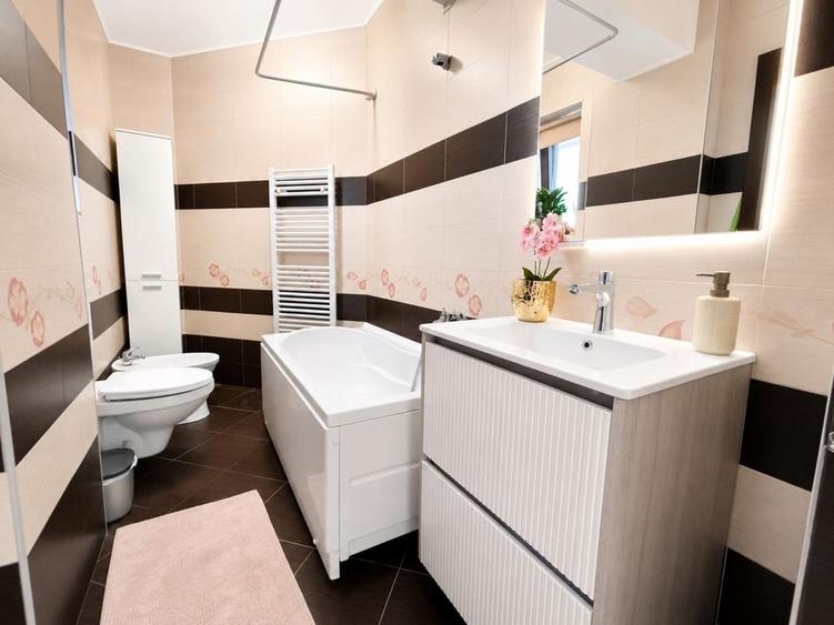 Apartament cu 2 camere semidecomandat în Piața Unirii