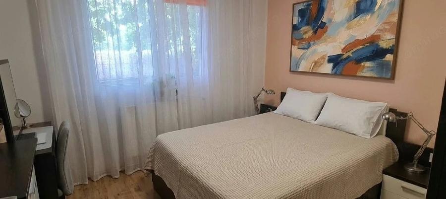 Apartament cu 3 camere decomandat în Energiei