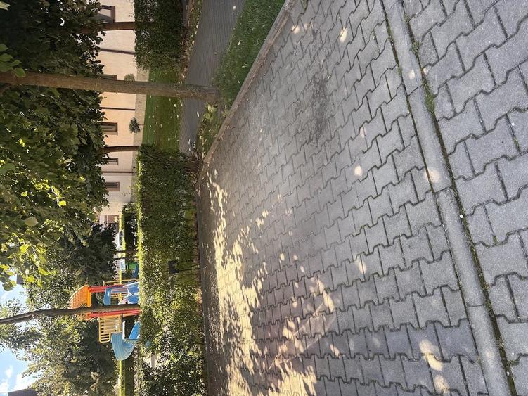 Apartament cu 2 camere decomandat în Tractorul
