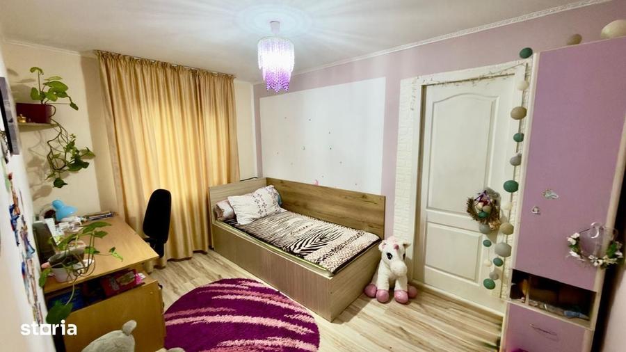 Casă cu 3 camere în Vânători
