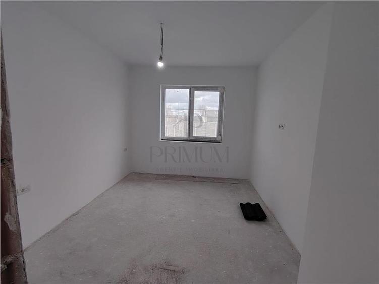Duplex cu 4 camere cu Canalizare în Moșnița Nouă