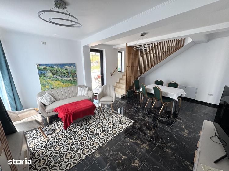 Casă cu 5 camere cu Teren 515 Mp în Rediu