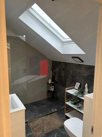 Casă cu 3 camere cu Teren 250 Mp în Central