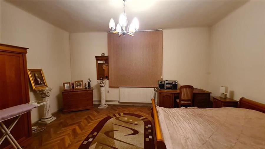 Casă individuală cu 4 camere cu Canalizare în Elisabetin