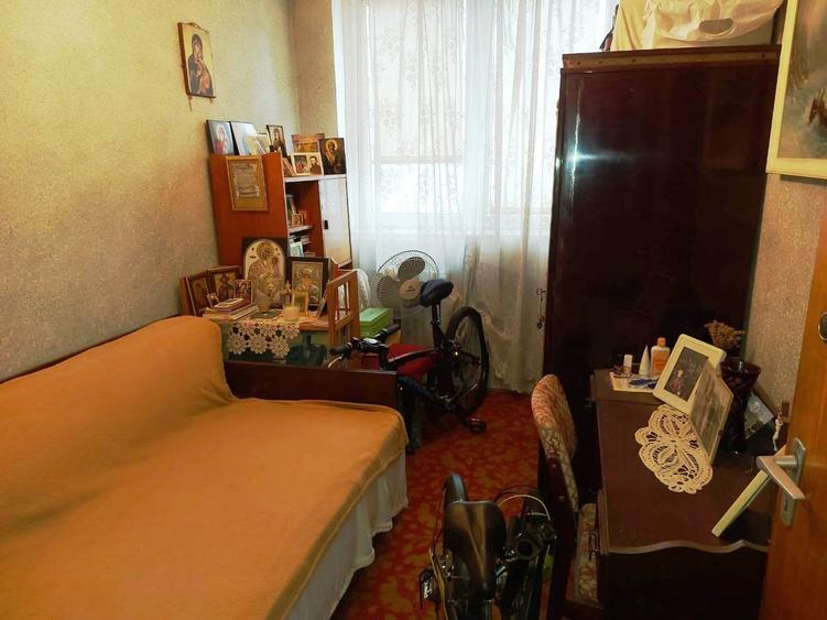 Apartament cu 3 camere semidecomandat în Gorjului