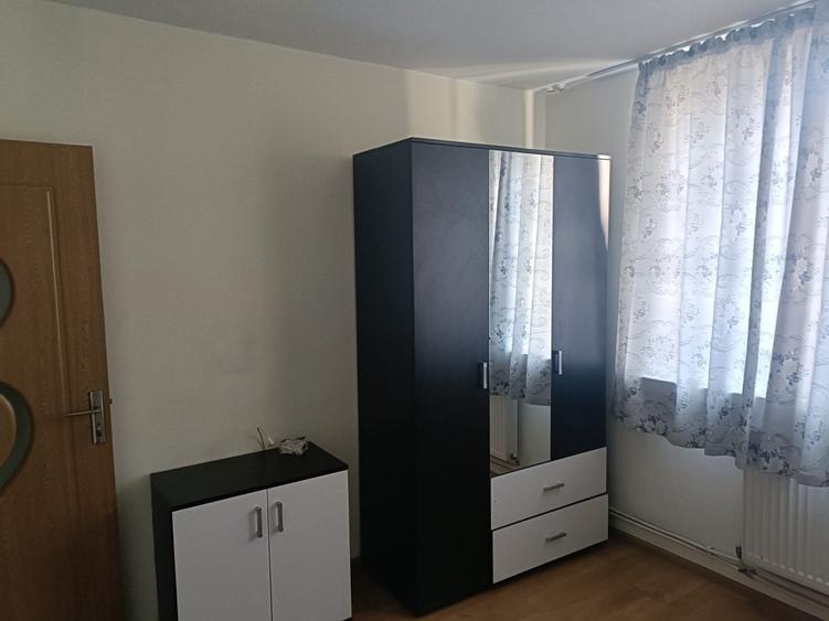 De inchiriat apt 2 camere zona tic tac - 1