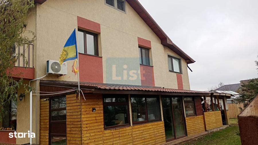 Casă cu 5 camere cu Teren 1100 Mp în Vânători