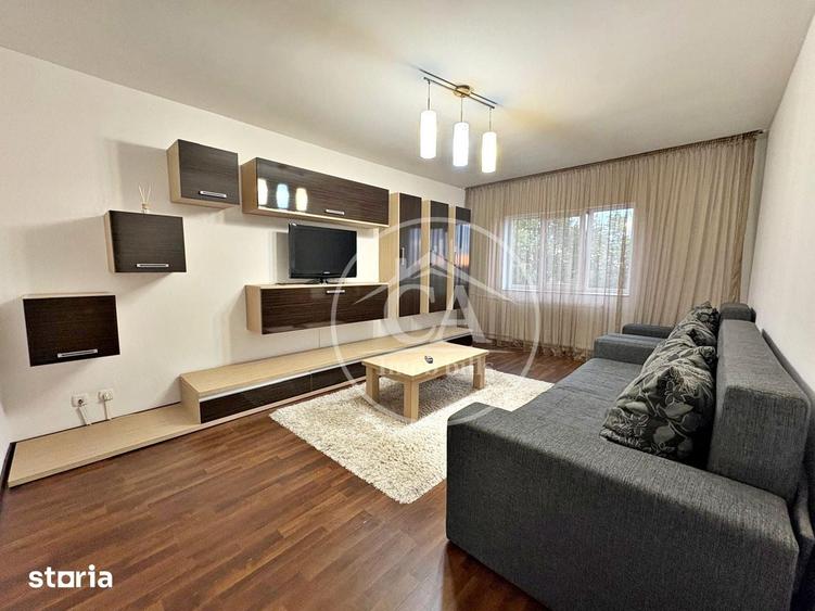 Apartament cu 3 camere decomandat în Nufărul