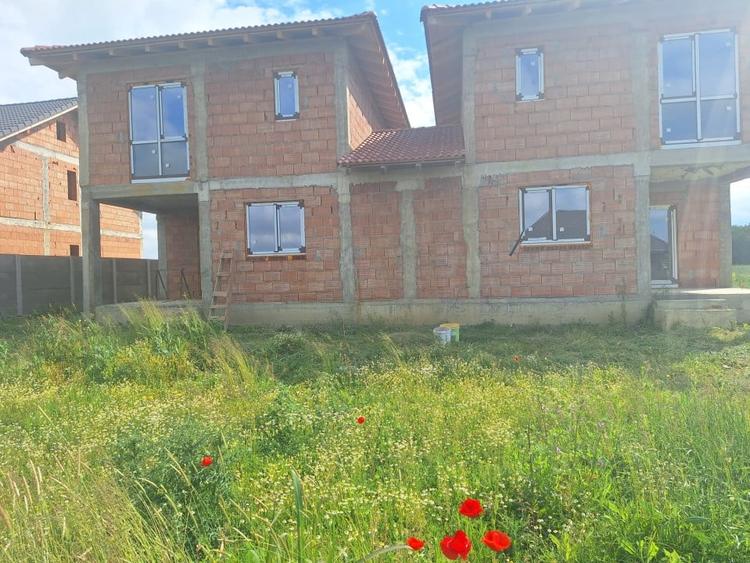 Duplex cu 5 camere cu Teren 400 Mp în Calea Urseni