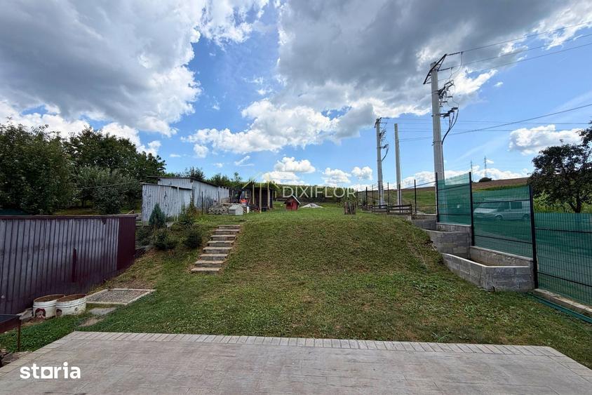 Casă cu 3 camere cu Teren 689 Mp în Criș