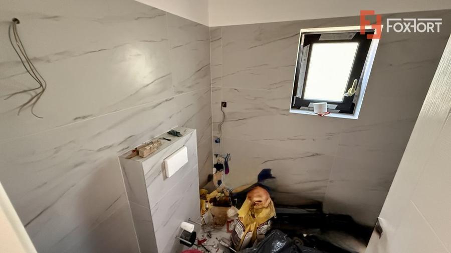 Duplex cu 3 camere cu Canalizare în Albina