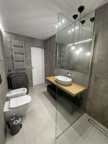 Penthouse cu 5 camere decomandat, mobilat în Herăstrău