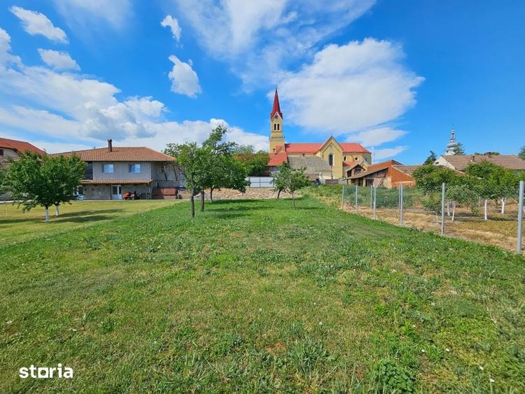 Casă cu 5 camere cu Teren 1200 Mp în Cenad