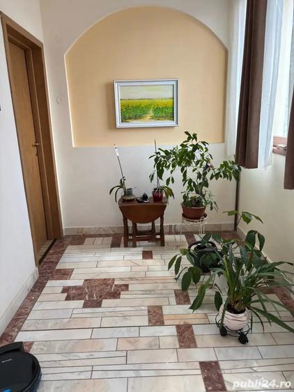 Casă cu 6 camere cu Teren 1100 Mp în Bucovina