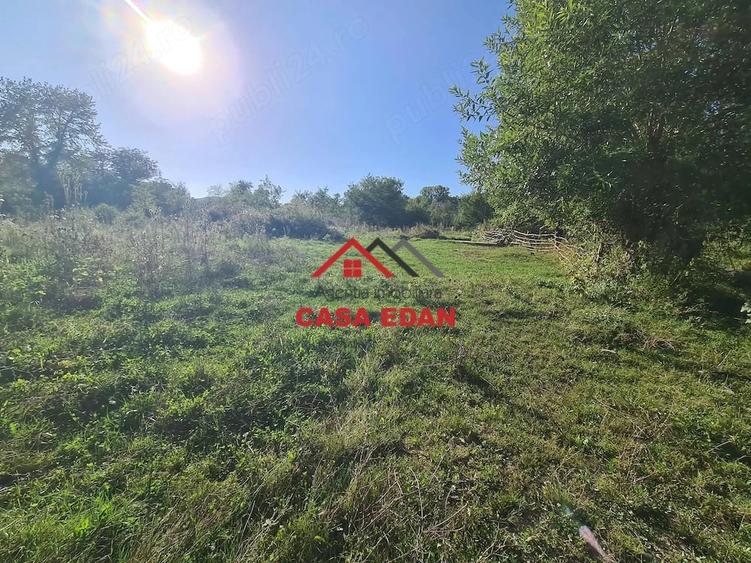 Teren de 1490 mp, în Cornu