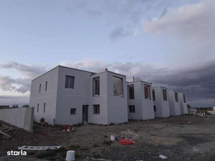 Casă cu 4 camere în Cristian