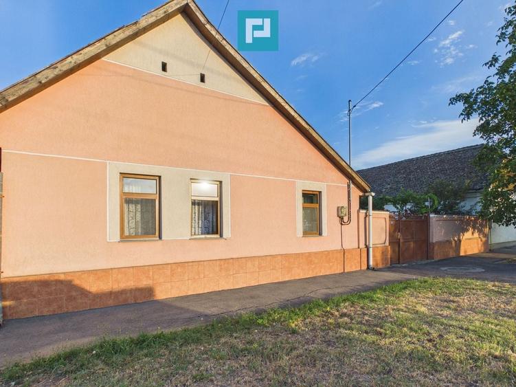 Casă individuală cu 4 camere cu Canalizare în Central