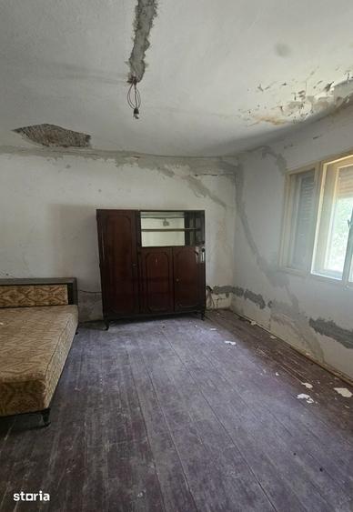 Casă cu 2 camere cu Teren 540 Mp în Livada
