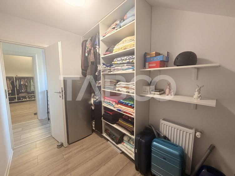 Casă individuală cu 5 camere cu Canalizare în Șura Mare