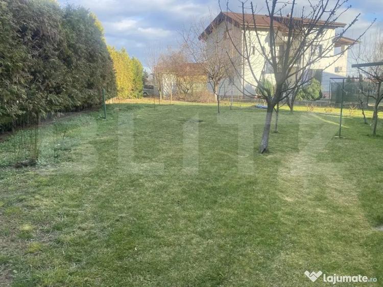 Casă cu 7 camere cu Teren 1100 Mp în Bucov