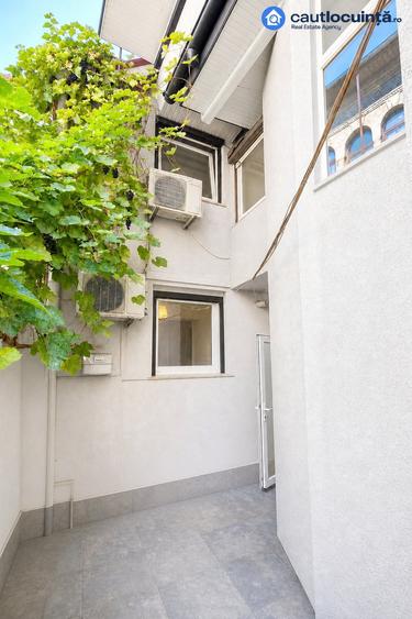 Casă individuală cu 7 camere cu Canalizare în Ultracentral
