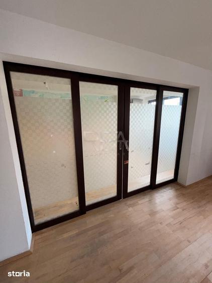 Apartament cu 4 camere semidecomandat în Crângași