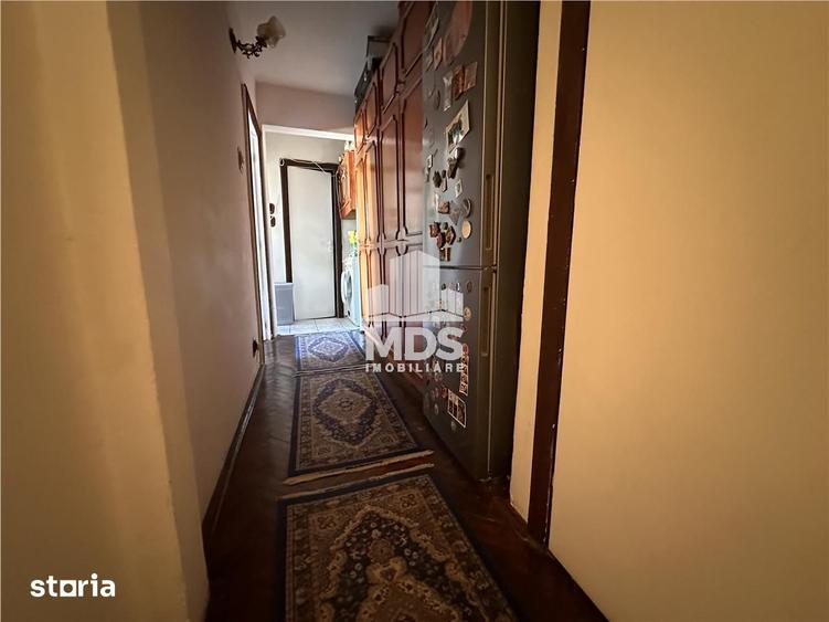 Apartament cu 3 camere decomandat, mobilat în Steaua