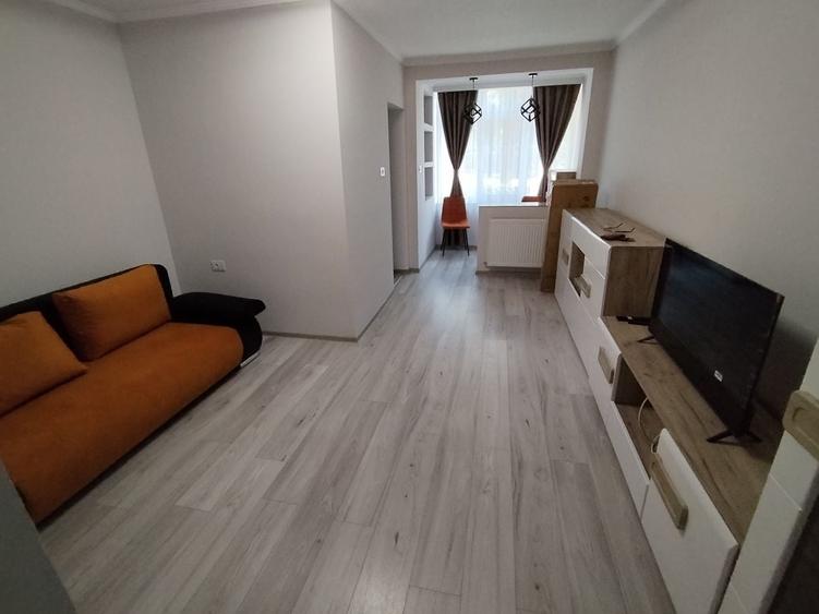 Garsonieră decomandată în Central