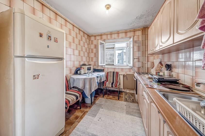 **Apartament cu 3 camere | 64,2 mp utili | 2 băi | Bloc 1985 | Etaj 7/8 | Sector - 13