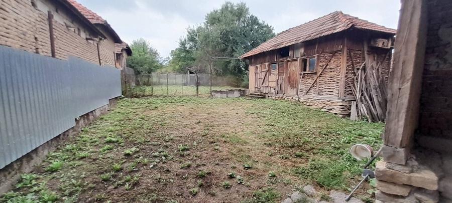 Casă cu 2 camere în Câmp