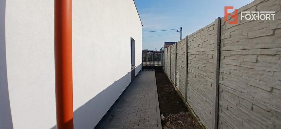 Duplex cu 3 camere cu Canalizare în Becicherecu Mic