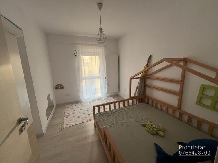 Apartament cu 3 camere semidecomandat în Titan