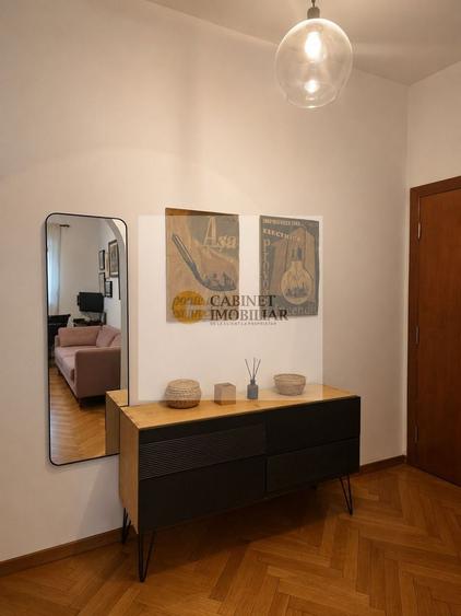 Apartament cu 2 camere decomandat, mobilat în P-ța Sfinții Voievozi